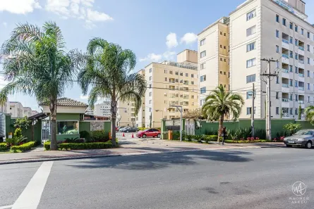 Apartamento com 2 quartos em Portão