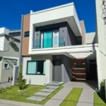 Casa de condomínio com 3 quartos e 134 m² em Umbara