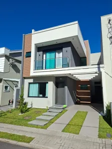 Casa de condomínio com 3 quartos e 134 m² em Umbara